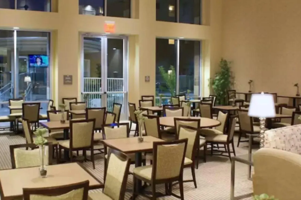 Homewood Suites By Hilton Phoenix Airport South Отель