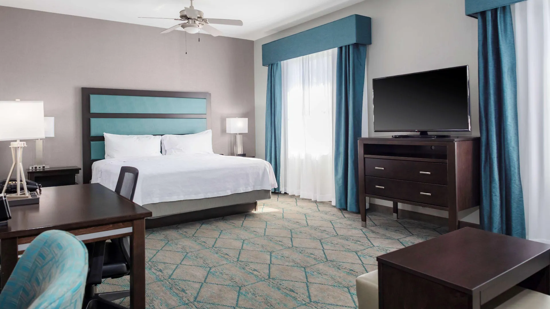 Homewood Suites By Hilton Phoenix Airport South 3*,