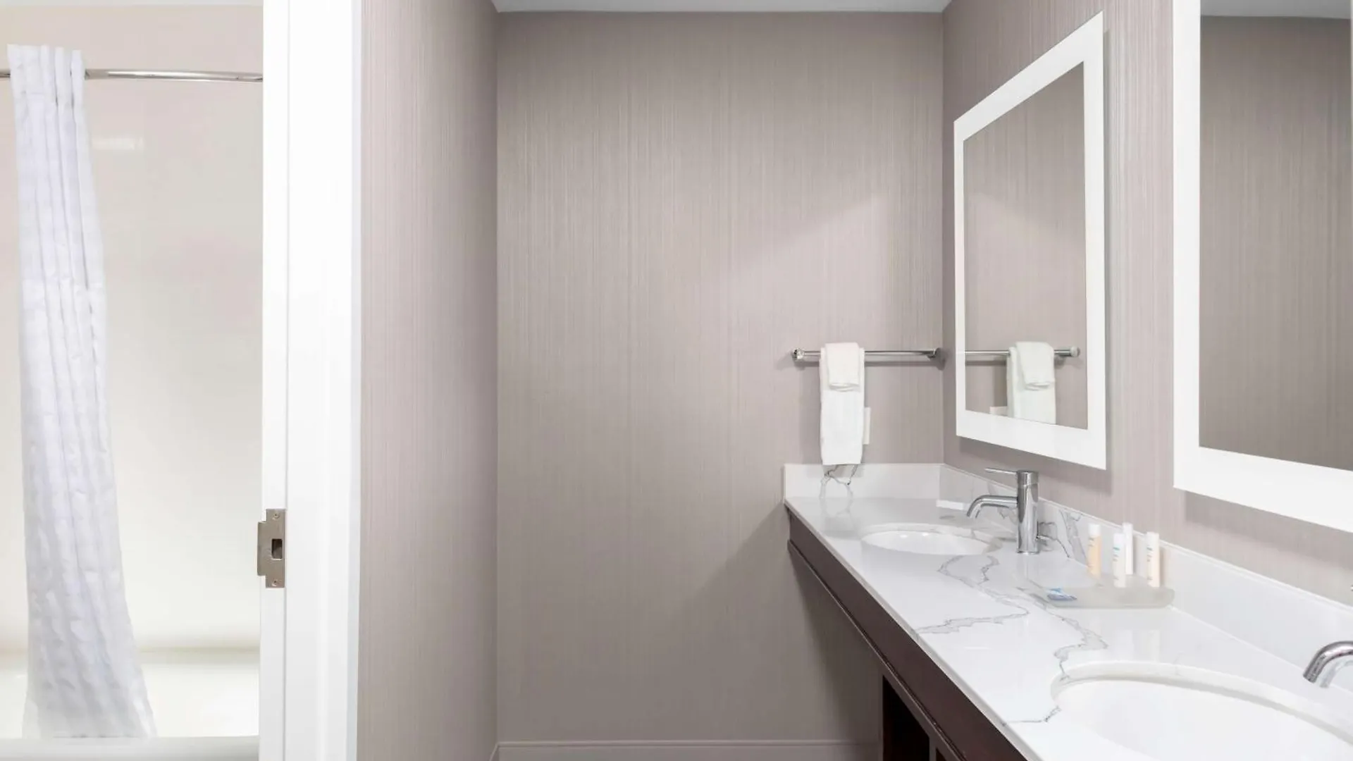 Homewood Suites By Hilton Phoenix Airport South 3*,  США