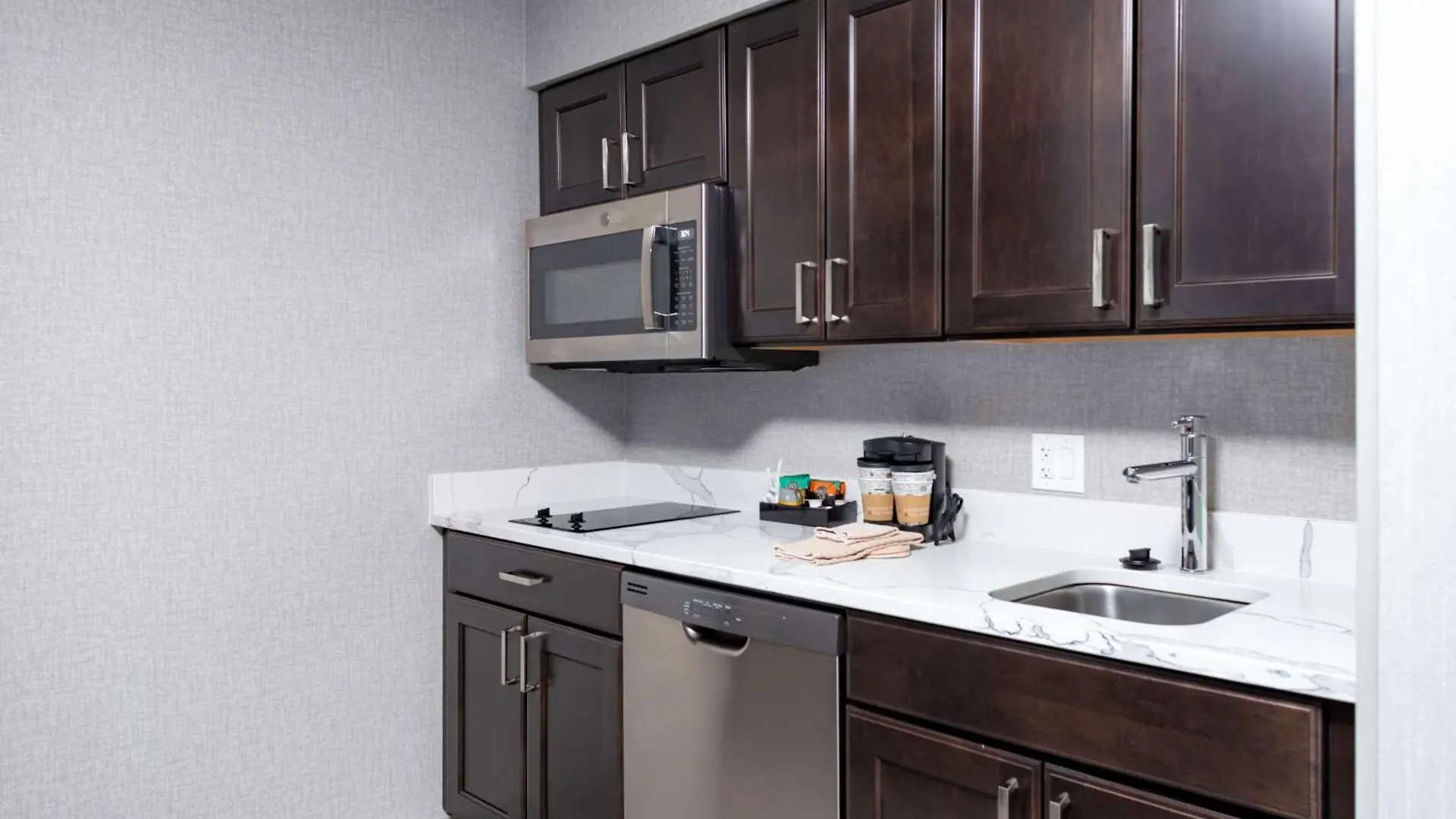 Homewood Suites By Hilton Phoenix Airport South
